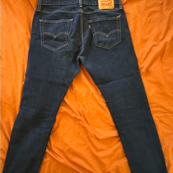 Levi's Classic Blue Jeans with Tan Label - Picture 1 of 3